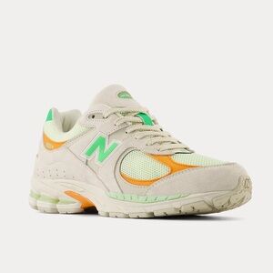 NEW New Balance size 11.5 Womens 2002R Candy Apple Green shoes